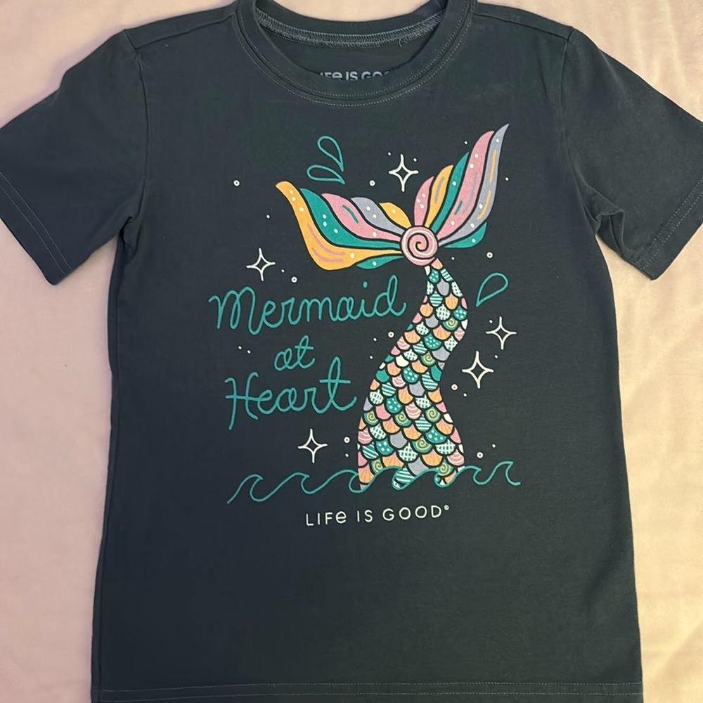 LIFE IS GOOD girls tee